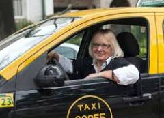 mujer taxista