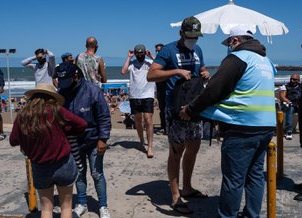 Controles a turistas