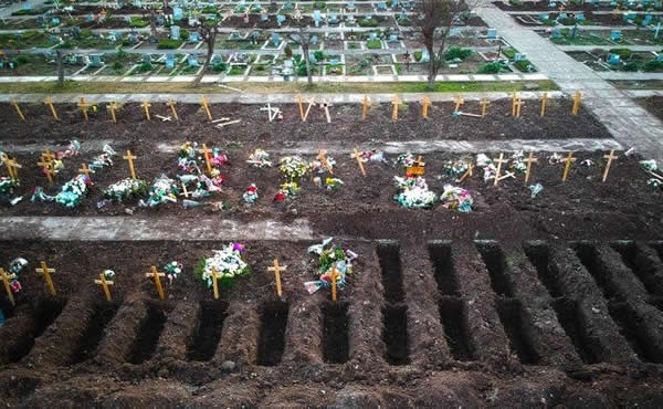 tumbas para muertos por covid