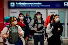 Turistas ingresan a Buenos Aires