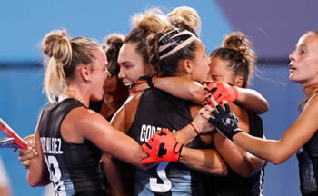 leonas festejas medalla plata