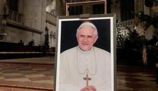 Fallecio el Papa emerito Benedicto XVI