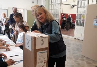 Susana vota